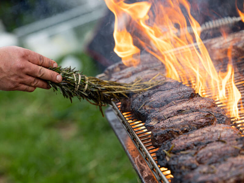 rare-steak-grilling-seasoning-2025